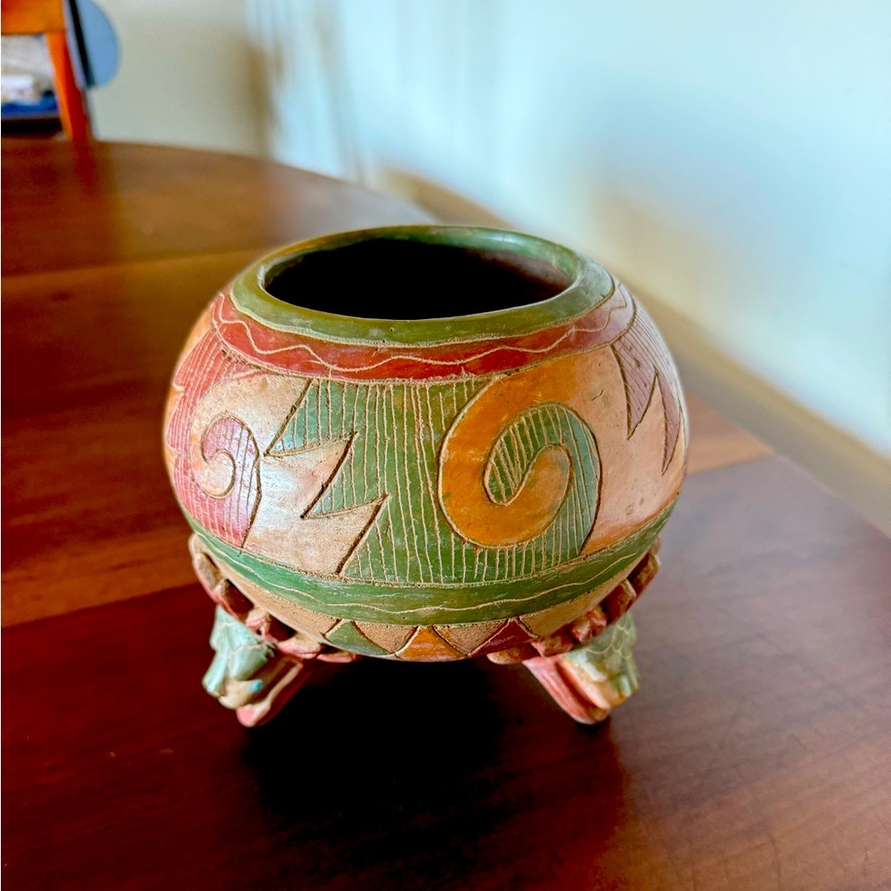 Spectacular Aztec? Mayan? Antique Footed Clay Pottery Bowl
